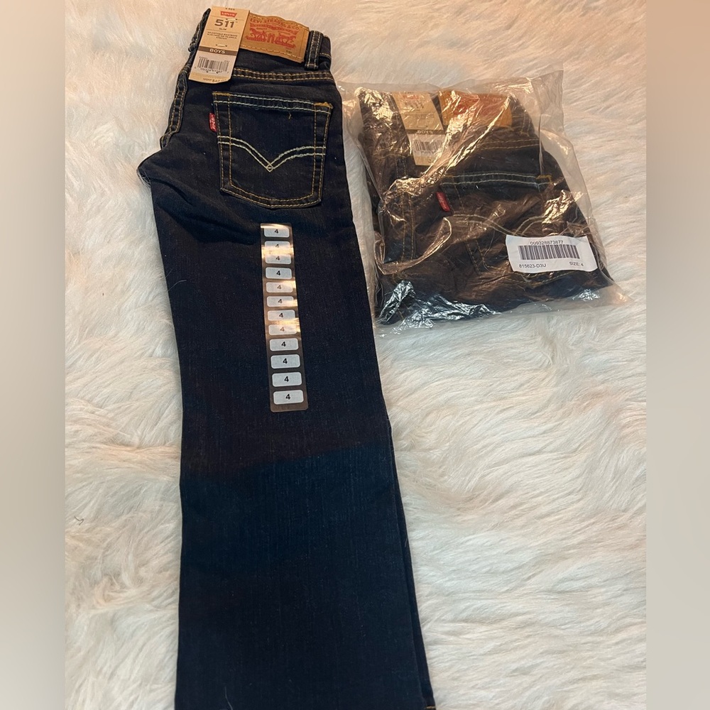 2 Pair of NEW IN BAG Levi Jeans Slim Size 4